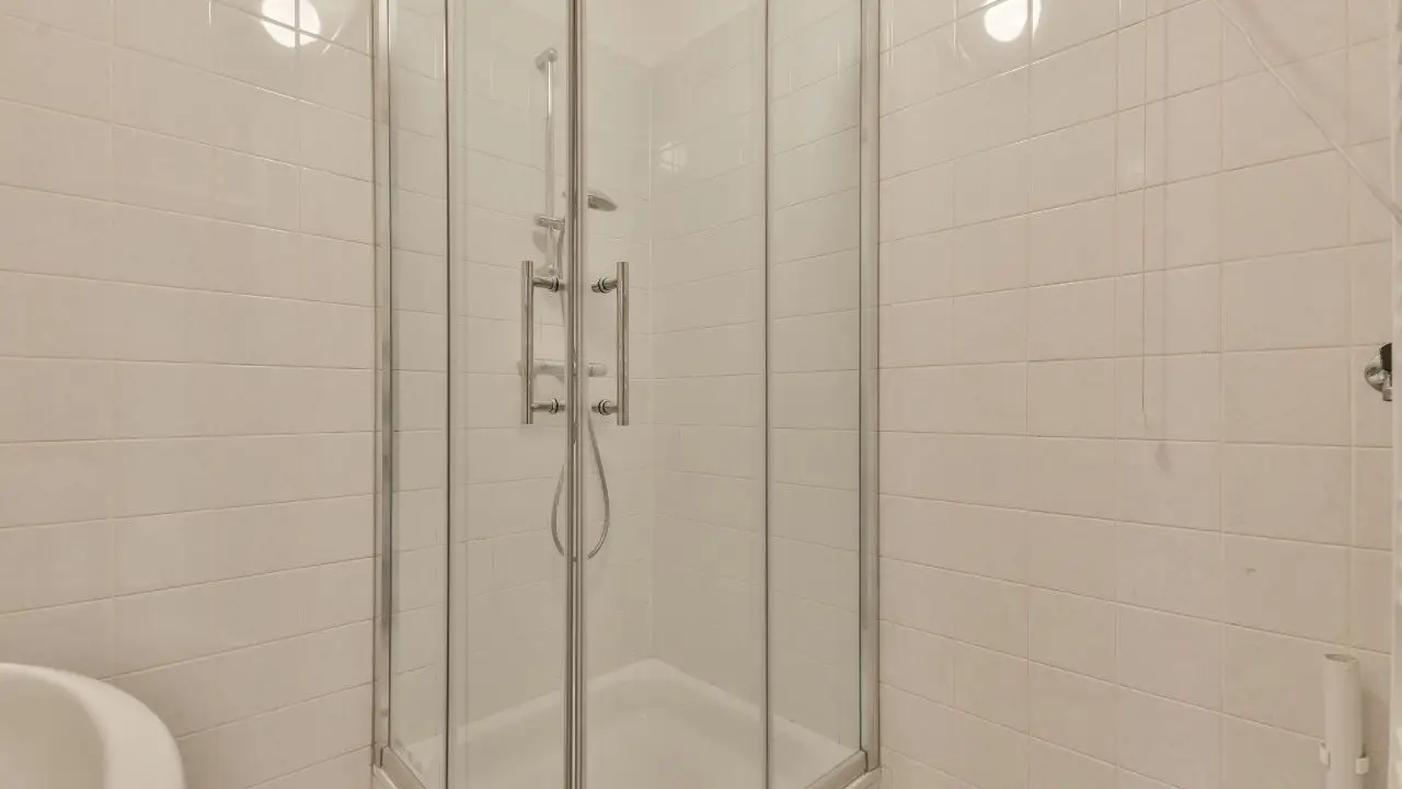 Come usare l’aceto bianco per pulire il bagno a fondo Come usare l’aceto bianco per pulire il bagno a fondo