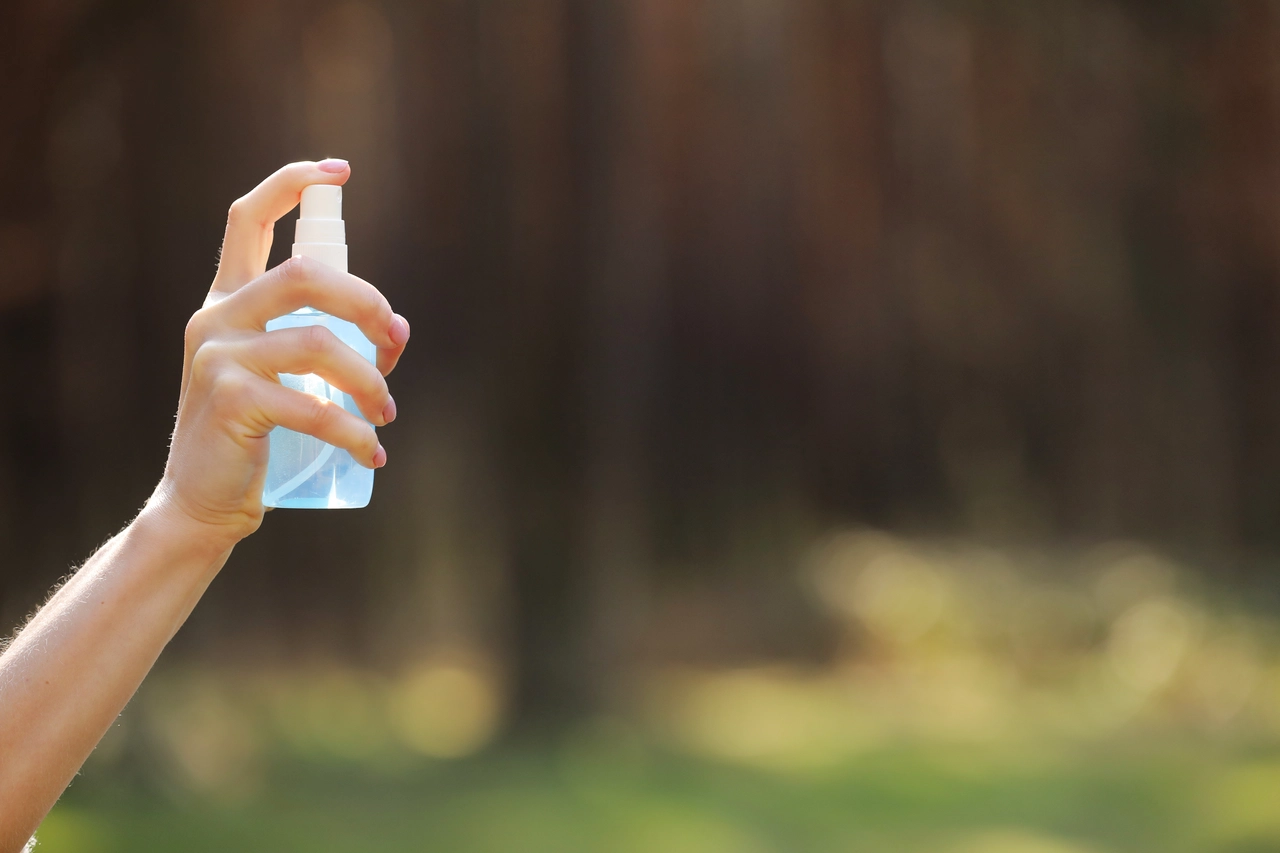 Prepara uno spray fai-da-te per le superfici: alternativa sicura ai prodotti industriali Prepara uno spray fai-da-te per le superfici: alternativa sicura ai prodotti industriali