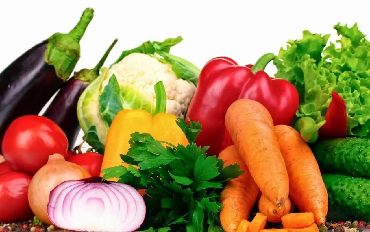 Non sciacquare la verdura nel modo sbagliato: rischi di non eliminare i pesticidi