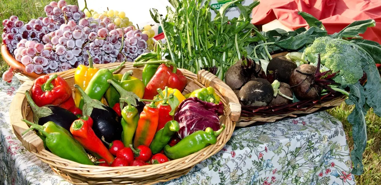 Non sciacquare la verdura nel modo sbagliato: rischi di non eliminare i pesticidi Non sciacquare la verdura nel modo sbagliato: rischi di non eliminare i pesticidi
