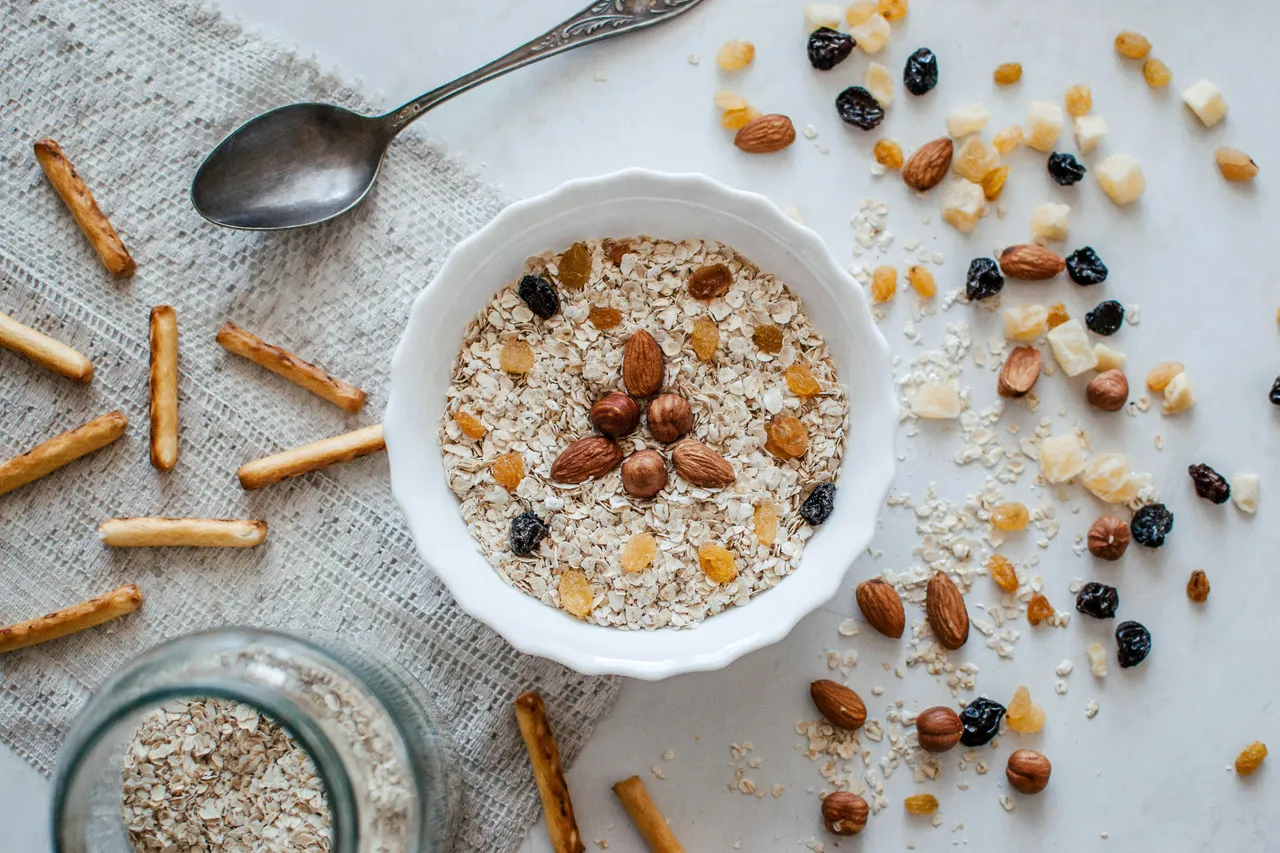 Avena a colazione: ecco quando fa male e perché evitarla in certi casi Avena a colazione: ecco quando fa male e perché evitarla in certi casi