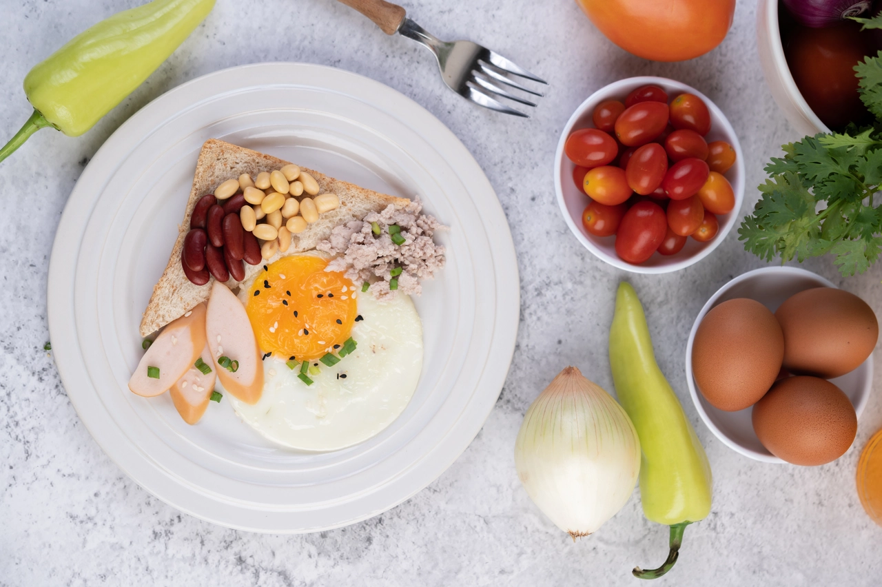 Colazione per pancia piatta: cosa scegliere e cosa evitare secondo gli esperti Colazione per pancia piatta: cosa scegliere e cosa evitare secondo gli esperti