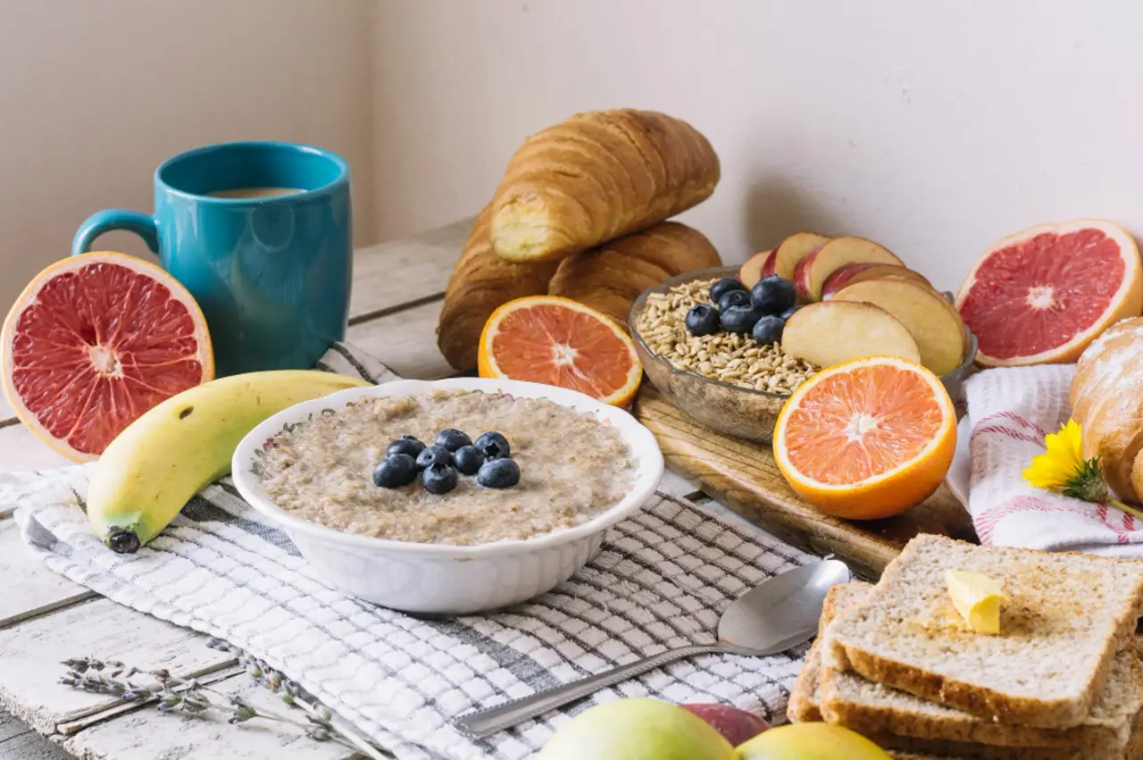 La colazione giusta per chi ha il colesterolo alto La colazione giusta per chi ha il colesterolo alto