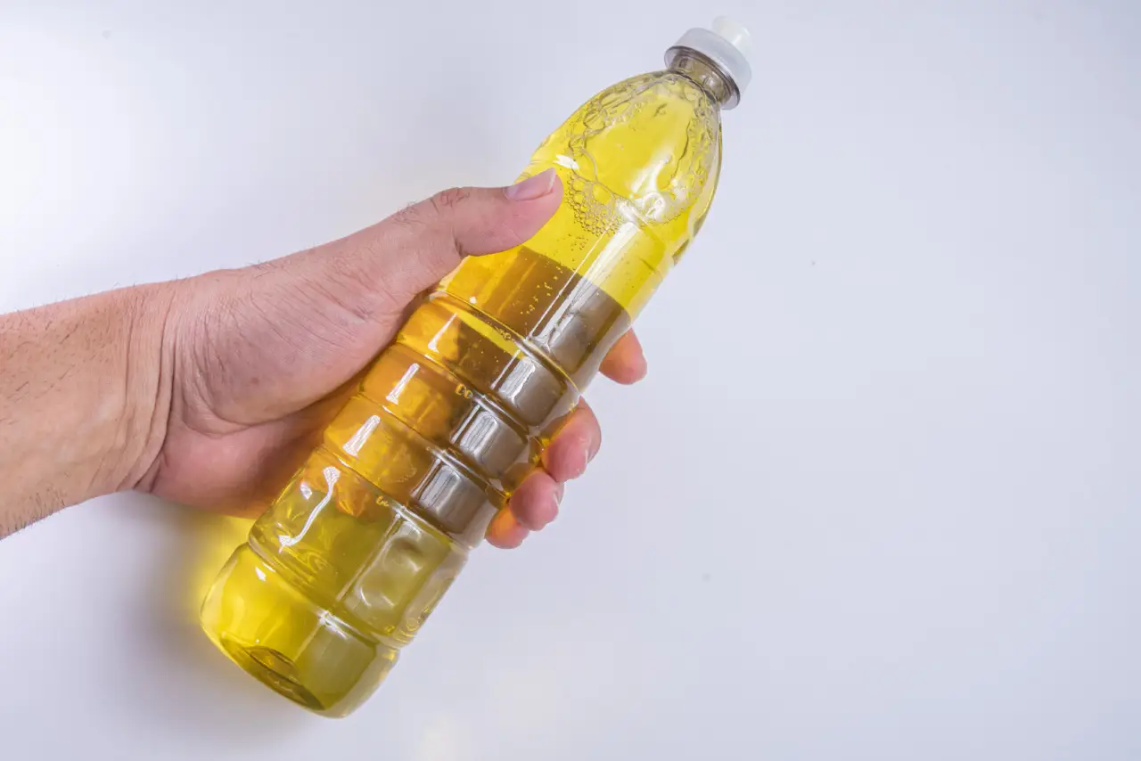 Attenzione a questo olio: se consumato spesso, danneggia il fegato Attenzione a questo olio: se consumato spesso, danneggia il fegato