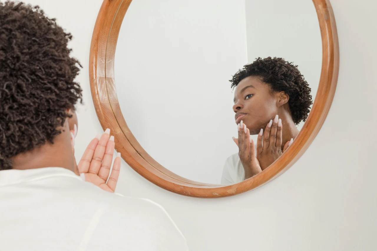 Il gesto che fai ogni mattina in bagno potrebbe favorire problemi alla pelle: ecco perché agire ora Il gesto che fai ogni mattina in bagno potrebbe favorire problemi alla pelle: ecco perché agire ora