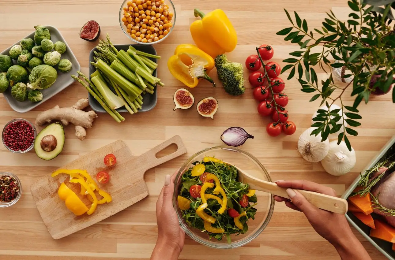 Questa abitudine nella preparazione dell’insalata può aumentare il senso di gonfiore Questa abitudine nella preparazione dell’insalata può aumentare il senso di gonfiore
