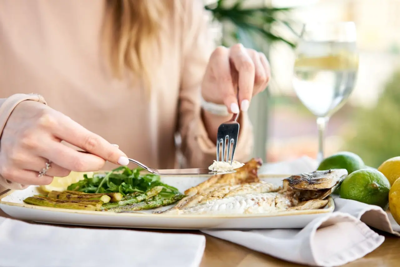Non commettere questo errore frequente a cena: i disturbi possono essere evitati Non commettere questo errore frequente a cena: i disturbi possono essere evitati